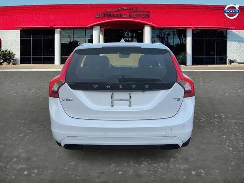 Used 2015 Volvo V60 T5 Premier FWD image 6