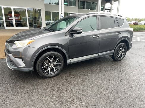 Used 2016 Toyota RAV4 SE w/ Advanced Technology Package FWD image 1