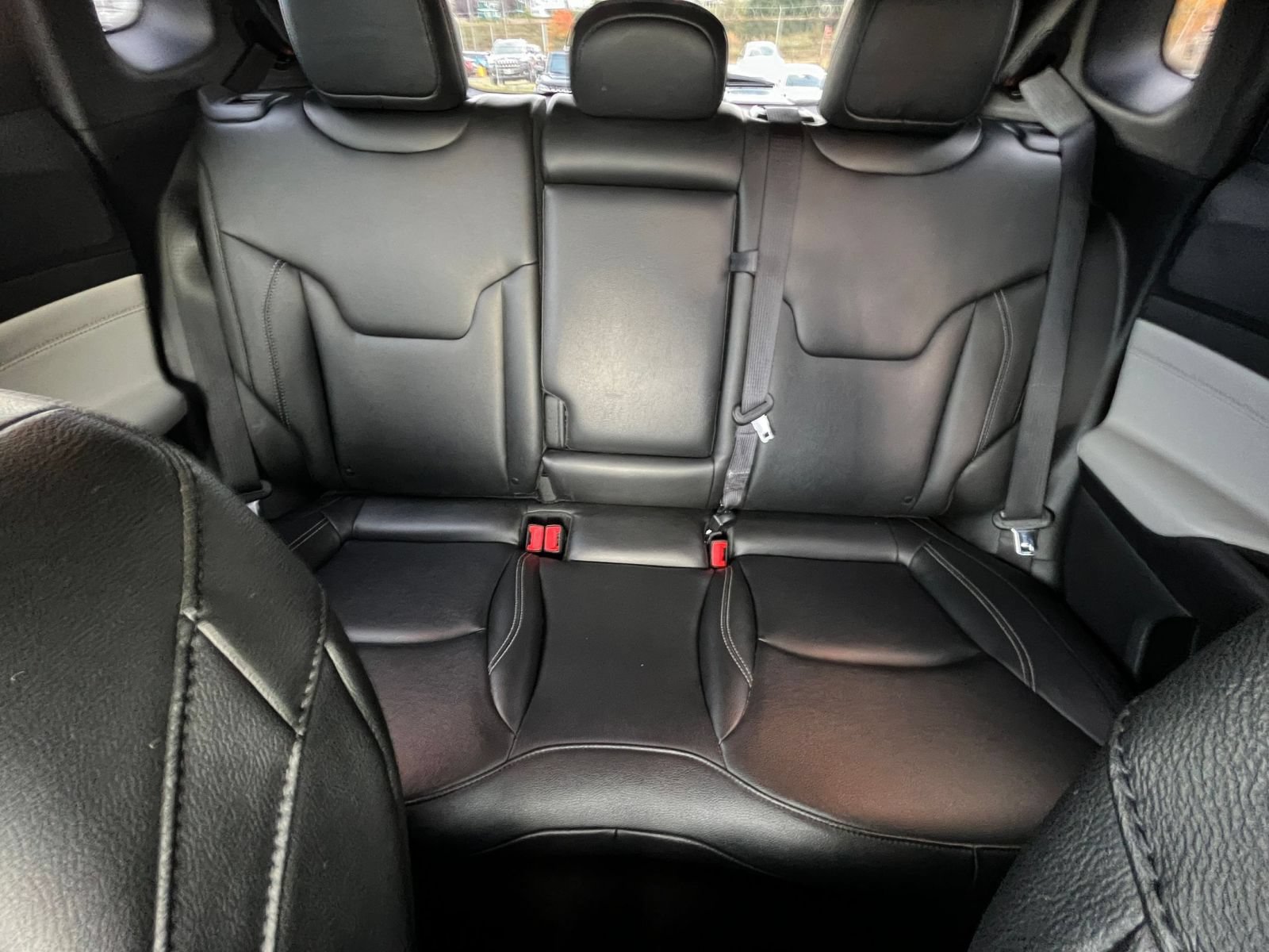 Used 2025 Jeep Compass Limited AWD/4WD image 38
