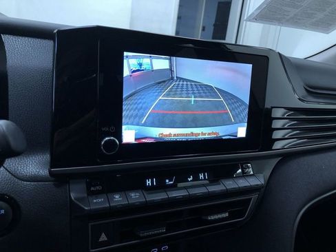 Used 2025 Toyota Camry LE image 28