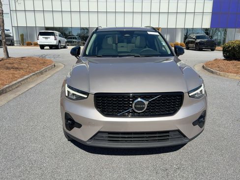 Used 2023 Volvo XC40 B5 Plus w/ Climate Package AWD/4WD image 6