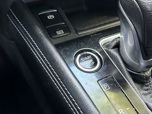 Used 2021 Nissan Kicks SR w/ Interior Electronics Package FWD image 24