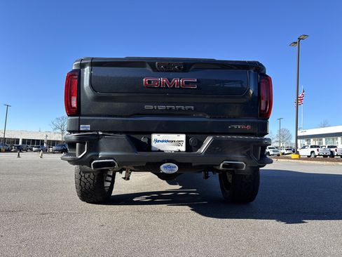 Used 2022 GMC Sierra 1500 AT4 w/ AT4 Preferred Package image 9
