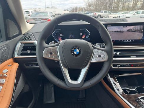 New 2026 BMW X7 xDrive40i w/ Premium Package AWD/4WD image 16