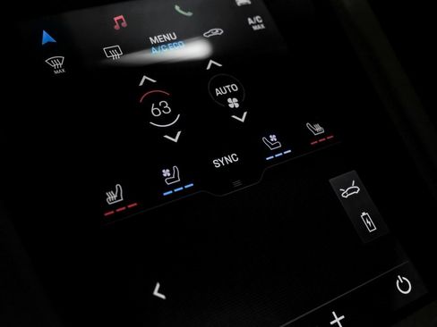 Used 2022 Porsche Taycan image 31