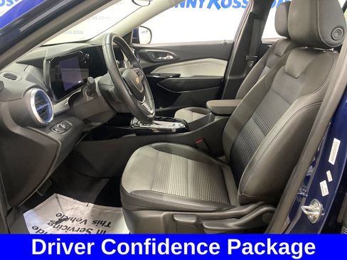 Used 2024 Chevrolet Trax LT w/ Driver Confidence Package FWD image 8