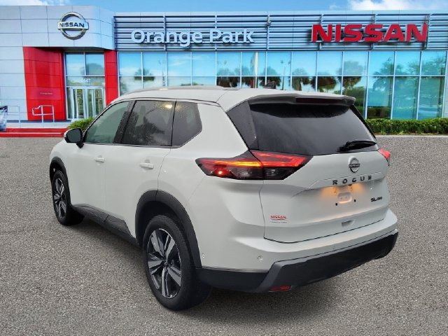 Used 2026 Nissan Rogue SL AWD/4WD image 3