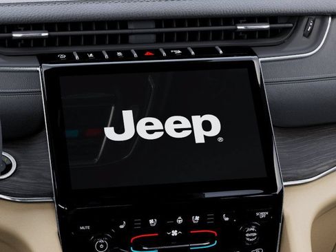New 2025 Jeep Grand Cherokee Limited w/ Luxury Tech Group II AWD/4WD image 19