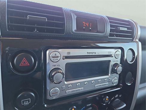 Used 2011 Toyota FJ Cruiser 4WD image 9