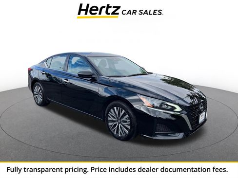 Used 2025 Nissan Altima 2.5 SV FWD image 1