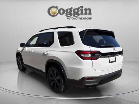New 2026 Honda Pilot Sport image 4
