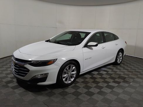 Used 2023 Chevrolet Malibu LT FWD image 2
