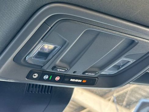 Used 2025 Chevrolet Silverado 2500 LT w/ Convenience Package image 24