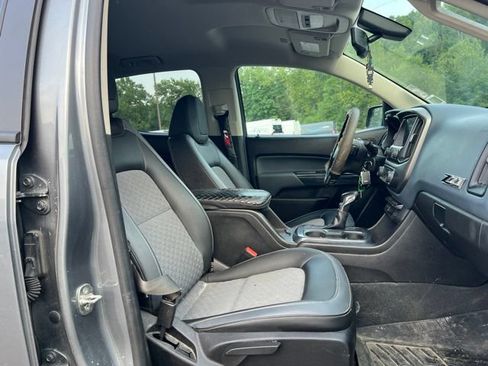 Used 2022 Chevrolet Colorado Z71 AWD/4WD image 15