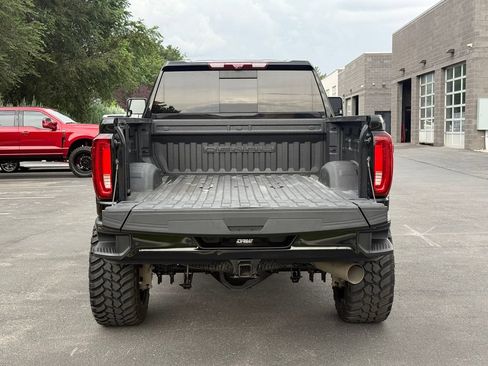 Used 2022 GMC Sierra 3500 Denali w/ Denali Black Diamond Edition AWD/4WD image 12