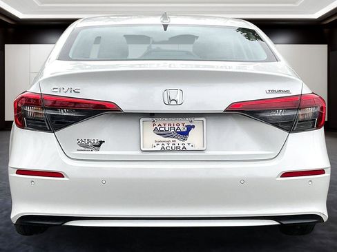 Used 2023 Honda Civic Touring image 4