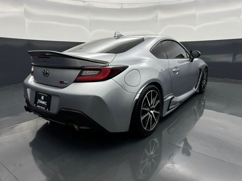 Used 2022 Toyota GR86 image 3