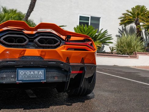 Used 2025 Lamborghini Revuelto image 29