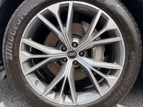 Used 2021 Audi Q8 Prestige w/ Prestige Package AWD/4WD image 9