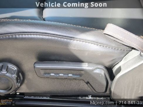 Used 2021 Jeep Wrangler Unlimited Sahara image 40