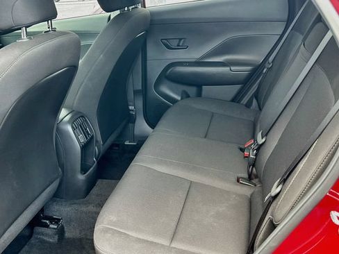 Certified 2025 Hyundai Kona SEL AWD/4WD image 9