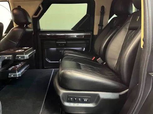 Used 2016 Ford F450 XLT w/ XLT Interior Package image 22