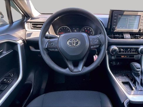 Used 2019 Toyota RAV4 LE w/ Carpet Mat Package FWD image 5