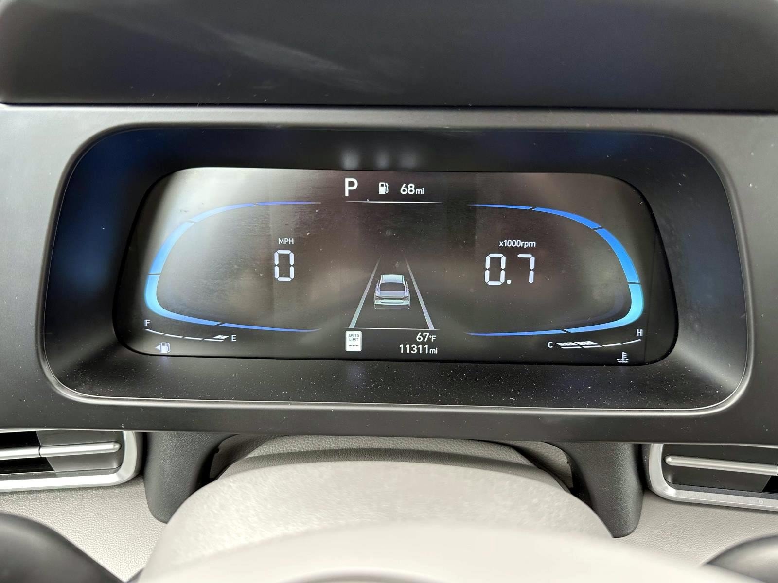 Used 2025 Hyundai Elantra Sport FWD image 18