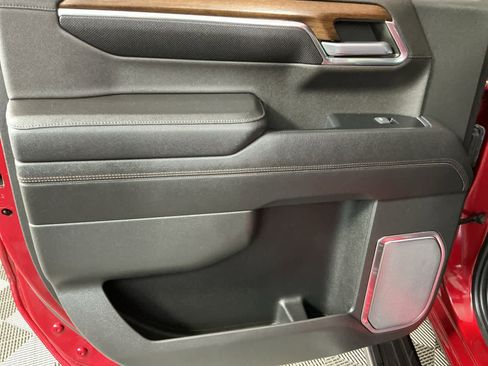 Used 2023 Chevrolet Silverado 1500 High Country w/ High Country Premium Package image 16