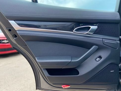 Used 2015 Porsche Panamera S RWD image 18