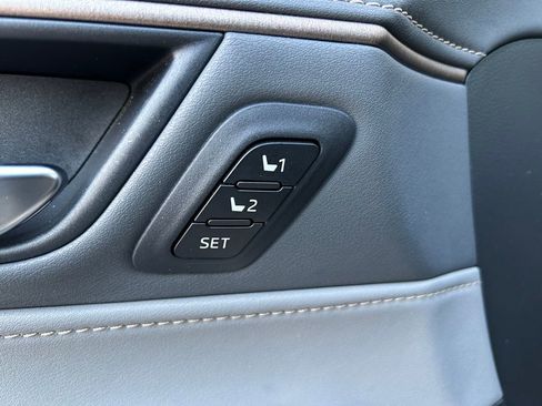 Certified 2024 Toyota Venza Limited image 15