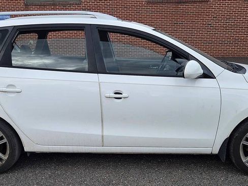 Used 2012 Hyundai Elantra FWD image 5