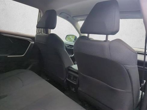 Used 2022 Toyota RAV4 LE image 23