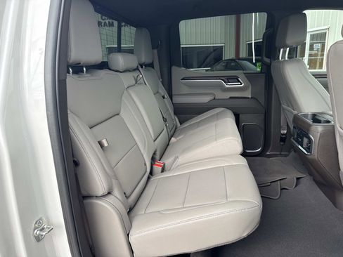 Used 2025 GMC Sierra 1500 SLT w/ SLT Premium Package image 9