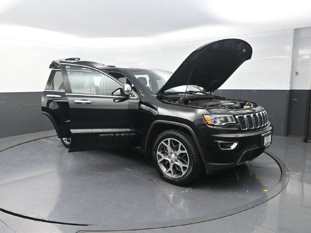 Used 2019 Jeep Grand Cherokee Limited w/ Trailer Tow Group IV AWD/4WD image 32