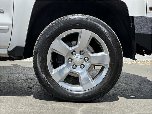 Used 2018 Chevrolet Silverado 1500 LT w/ All Star Edition AWD/4WD image 29