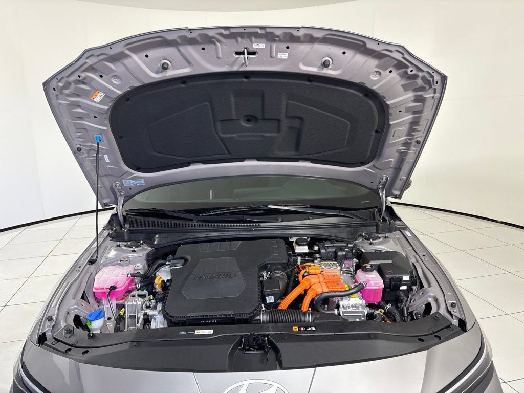 New 2025 Hyundai Elantra SEL FWD image 11