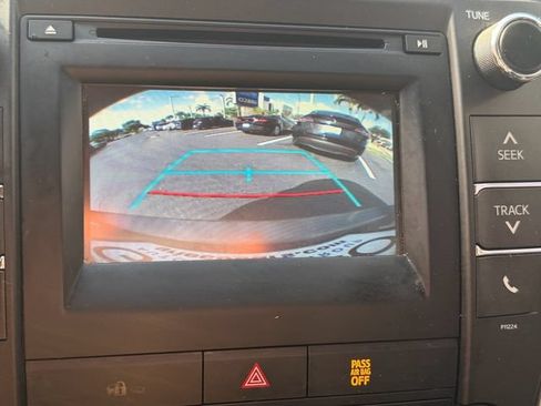 Used 2016 Toyota Camry SE FWD image 17