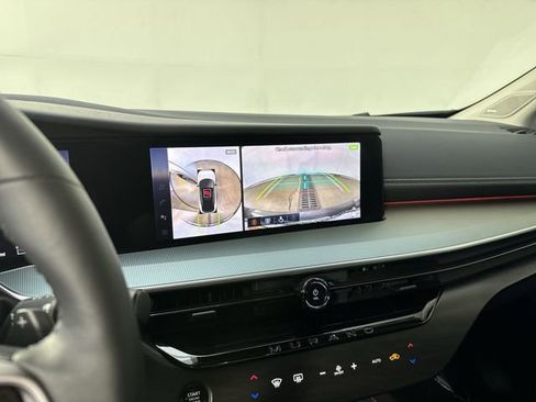 Used 2025 Nissan Murano SL image 8