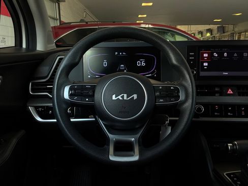 Used 2025 Kia Sportage LX FWD image 30