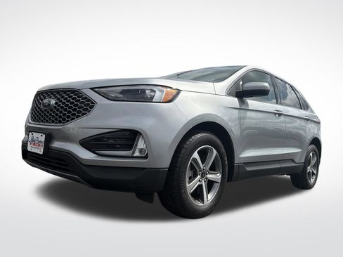 Certified 2024 Ford Edge SEL w/ Convenience Package AWD/4WD image 2
