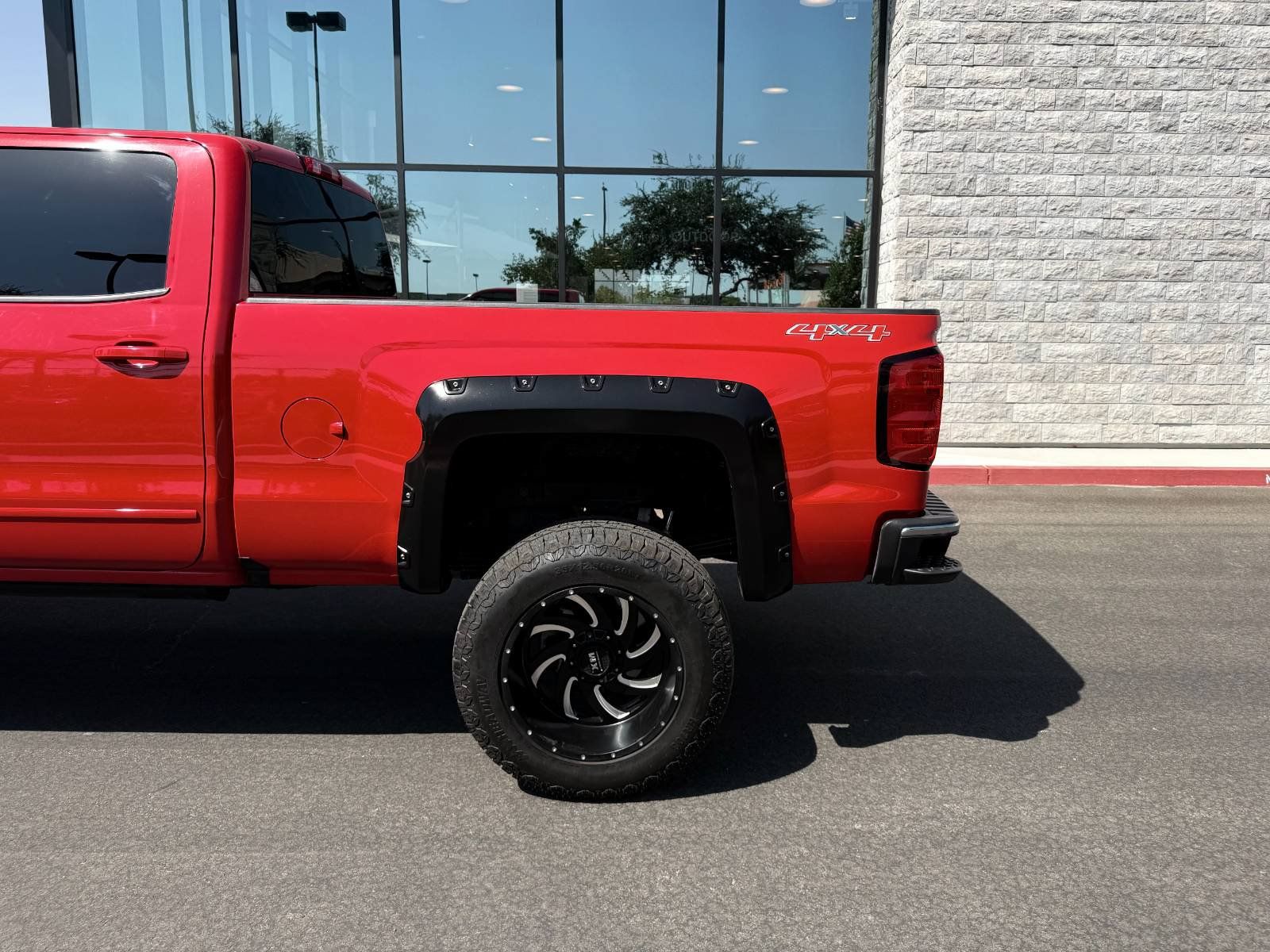 Used 2017 Chevrolet Silverado 1500 LT AWD/4WD image 10