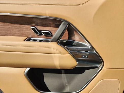 New 2026 Land Rover Range Rover SE image 16
