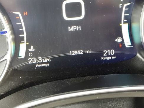 Used 2026 Chrysler Pacifica Pinnacle FWD image 15