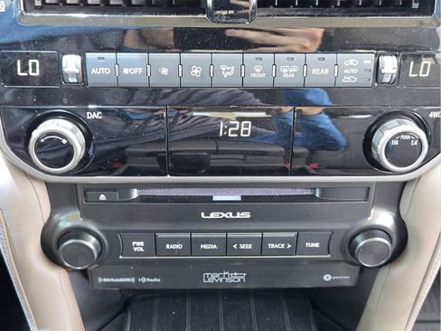 Used 2023 Lexus GX 460 Premium AWD/4WD image 16
