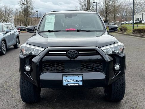 Used 2020 Toyota 4Runner SR5 Premium image 3