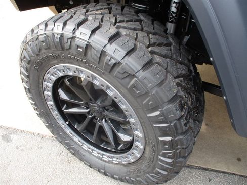 Used 2025 Jeep Wrangler Sport S image 20