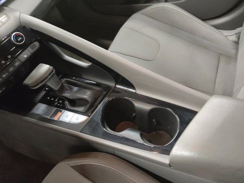 Used 2025 Hyundai Elantra SEL FWD image 26