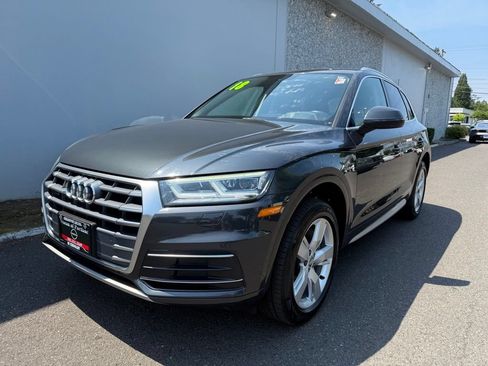 Used 2018 Audi Q5 2.0T Premium Plus w/ Premium Plus Package AWD/4WD image 2