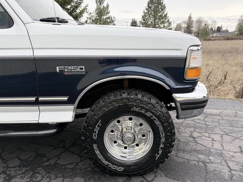 Used 1993 Ford F250 XLT 2dr 4WD Extended Cab LB HD image 24